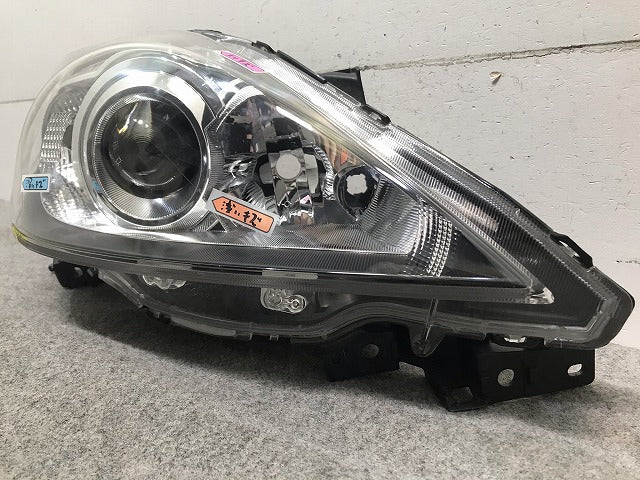プレマシー CREW/CR3W 純正 後期 右ヘッドライト/ランプ キセノン HID レベライザー STANLEY P7696R マツダ(109580)