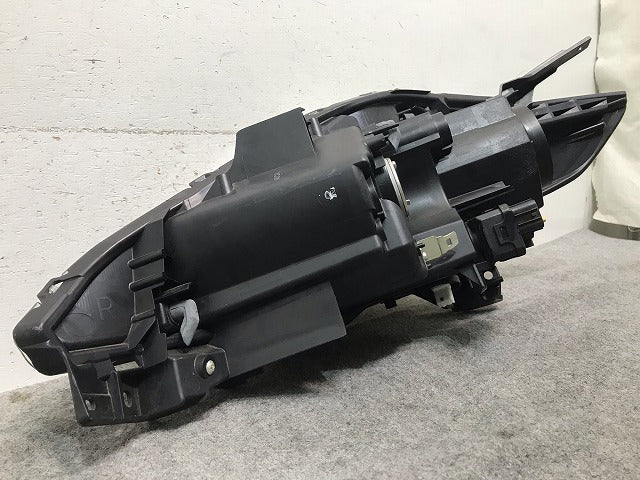プレマシー CREW/CR3W 純正 後期 右ヘッドライト/ランプ キセノン HID レベライザー STANLEY P7696R マツダ(109580)