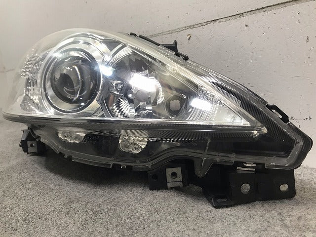プレマシー CREW/CR3W 純正 後期 右ヘッドライト/ランプ キセノン HID レベライザー STANLEY P7696R マツダ(109583)