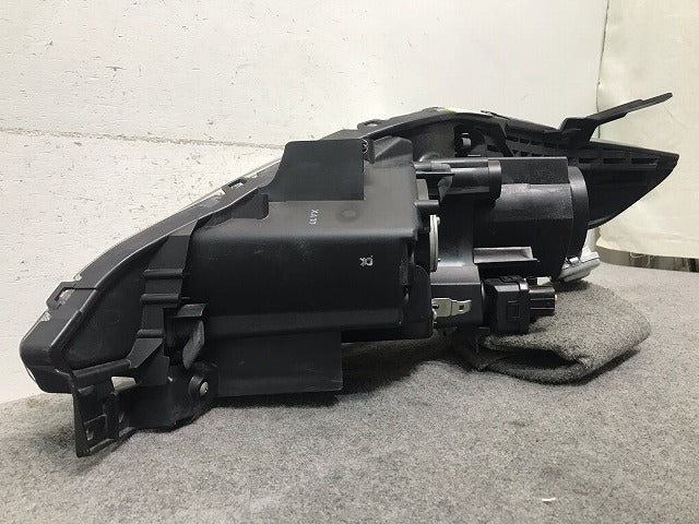 プレマシー CREW/CR3W 純正 後期 右ヘッドライト/ランプ キセノン HID STANLEY P7696R マツダ(109585)
