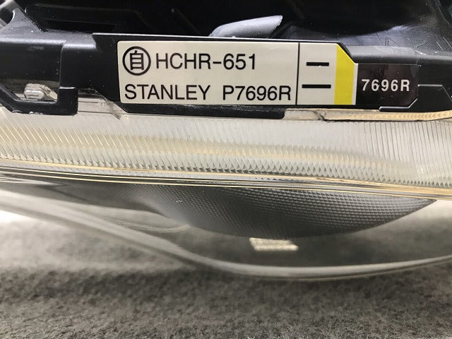 プレマシー CREW/CR3W 純正 後期 右ヘッドライト/ランプ キセノン HID STANLEY P7696R マツダ(109585)