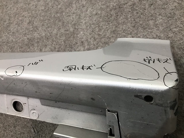 プリウス ZVW30 純正 右サイドステップ 75850-47010 シルバーメタリック カラーNo.1F7 トヨタ(109637)