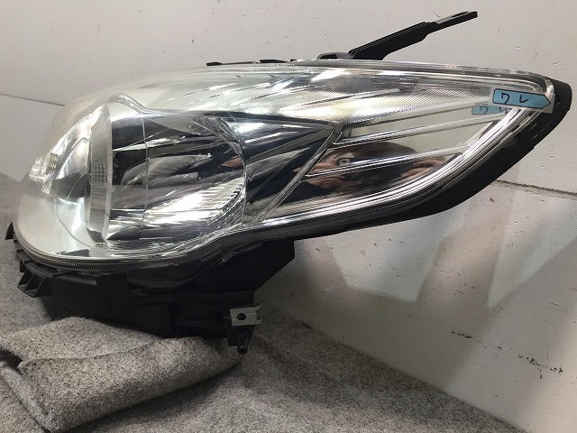 プレマシー CREW/CR3W 純正 左ヘッドライト/ランプ ハロゲン STANLEY P7137L マツダ(109656)