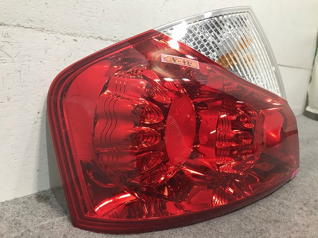 フーガ 50系/Y50/GY50/PNY50/PY50 純正 後期 左テールランプ/ライト/レンズ KOITO 220-63989 日産(109657)