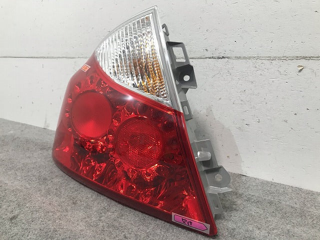 フーガ 50系/Y50/GY50/PNY50/PY50 純正 後期 左テールランプ/ライト/レンズ KOITO 220-63989 日産(109657)