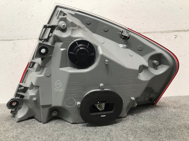 フーガ 50系/Y50/GY50/PNY50/PY50 純正 後期 左テールランプ/ライト/レンズ KOITO 220-63989 日産(109657)