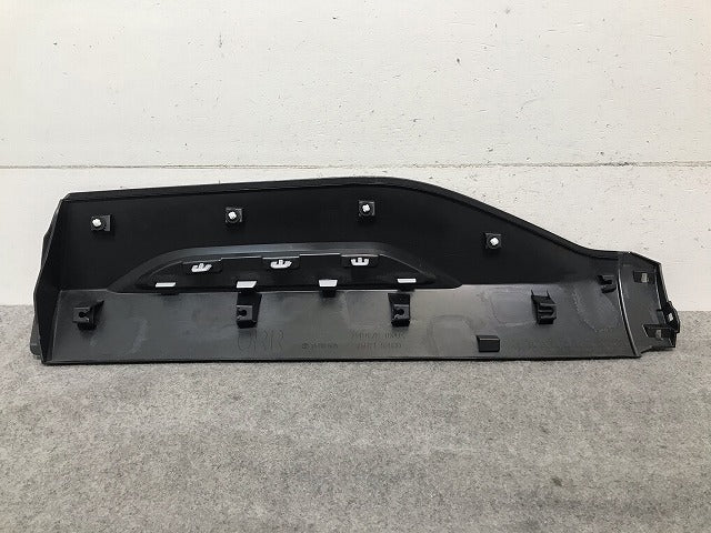 新車取り外し! ヤリスクロス XPB10/MXPB15/MXPJ10/MXPJ15 純正 右リアドア サイドパネル マッドガード 75077-52030 素地 トヨタ(109845)