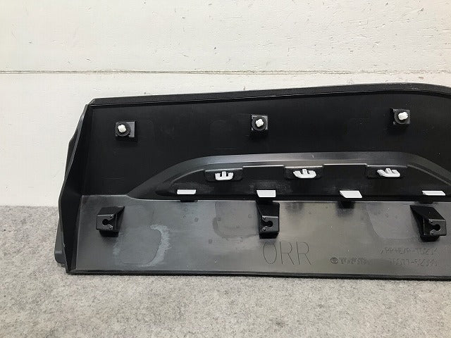 新車取り外し! ヤリスクロス XPB10/MXPB15/MXPJ10/MXPJ15 純正 右リアドア サイドパネル マッドガード 75077-52030 素地 トヨタ(109845)