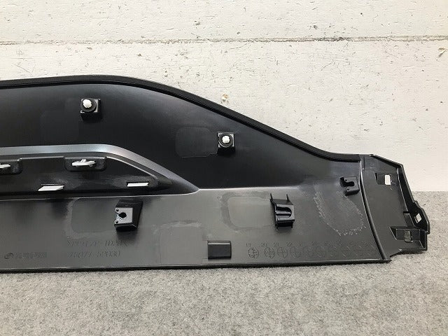 新車取り外し! ヤリスクロス XPB10/MXPB15/MXPJ10/MXPJ15 純正 右リアドア サイドパネル マッドガード 75077-52030 トヨタ(109861)