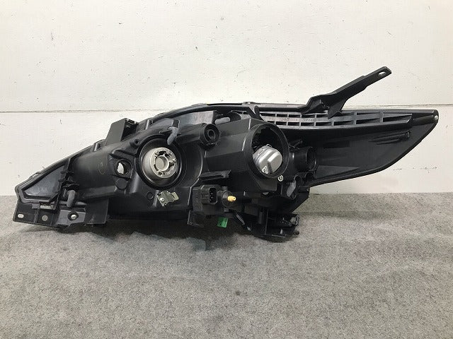 プレマシー CREW/CR3W 純正 後期 右ヘッドライト/ランプ キセノン HID AFS無 レベライザー STANLEY P7696 マツダ(109881)