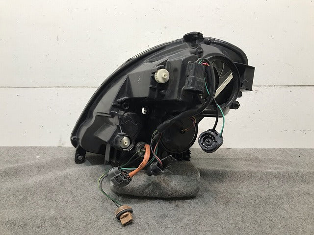 スカイライン セダン V35/NV35/PV35 純正 前期 右ヘッドライト/ランプ キセノン HID ICHIKOH 1680 日産(109909)