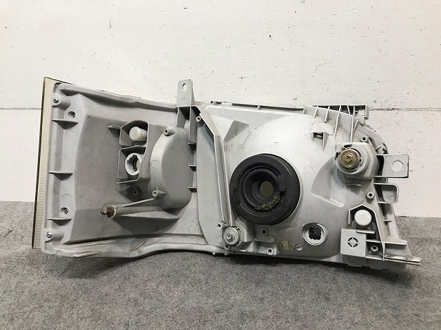 ハイエース/レジアスエース 200系 社外 左ヘッドライト/ランプ ハロゲン EAGL E EYES EE TY811 トヨタ(109921)