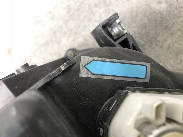 エルグランド E51 純正 左ヘッドライト/ランプ レベライザー キセノン HID KOITO 100-24852 日産(109931)