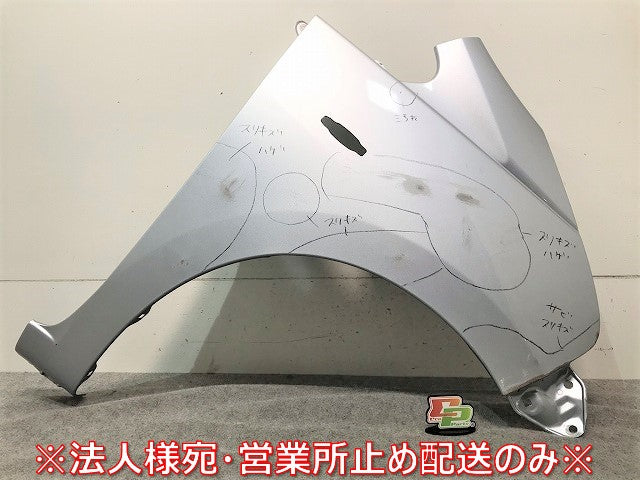ムーヴ LA100S/LA110S 純正 右フロントフェンダー 銀 ダイハツ(110102)