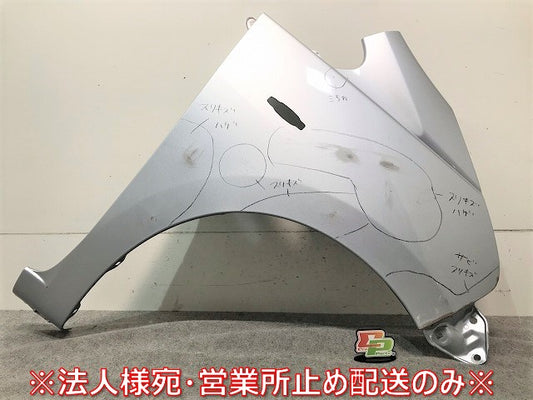 ムーヴ LA100S/LA110S 純正 右フロントフェンダー 銀 ダイハツ(110102)