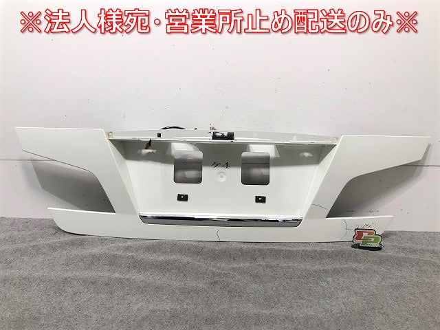 フーガ Y50 純正 リアガーニッシュ フィニッシャー 84810 EG000 84810-EH30A 白 日産(110121)