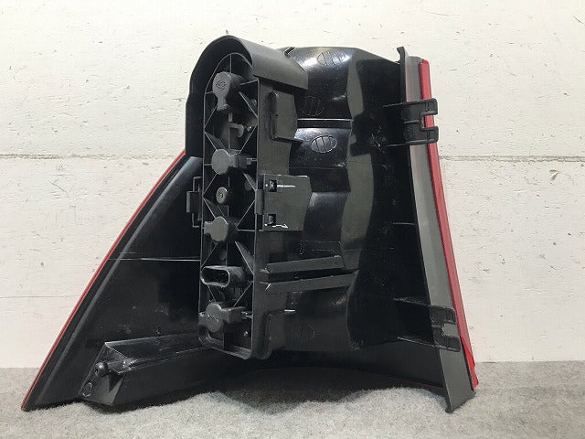 新品! MLクラス W163 1997-2005 純正 右テールランプ/ライト/レンズ LED A 163 820 02 64 Ａ1638200264 メルセデスベンツ(110137)