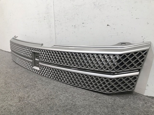 ヴォクシー/VOXY 60系/AZR60G/AZR65G 純正 後期 フロントグリル ラジエターグリル 53101-28220/40 銀 トヨタ(110234)