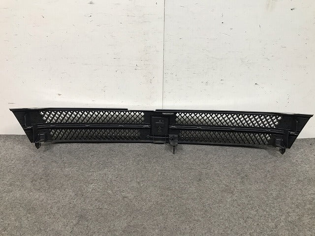 ヴォクシー/VOXY 60系/AZR60G/AZR65G 純正 後期 フロントグリル ラジエターグリル 53101-28220/40 銀 トヨタ(110234)