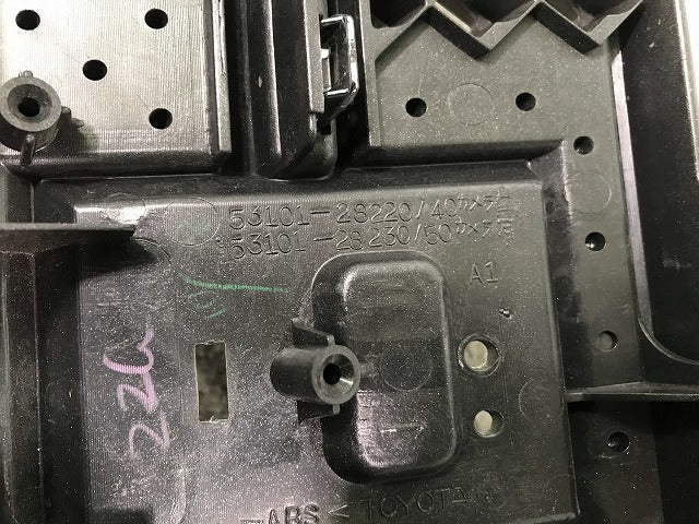 ヴォクシー/VOXY 60系/AZR60G/AZR65G 純正 後期 フロントグリル ラジエターグリル 53101-28220/40 銀 トヨタ(110234)