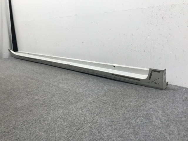 プリウス/アルファ/α ZVW40W/ZVW41W 純正 右 サイドステップ/サイドスカート 75850-47020 ホワイトパールクリスタルシャイン 070(110277)