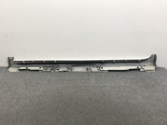 プリウス/アルファ/α ZVW40W/ZVW41W 純正 右 サイドステップ/サイドスカート 75850-47020 ホワイトパールクリスタルシャイン 070(110277)