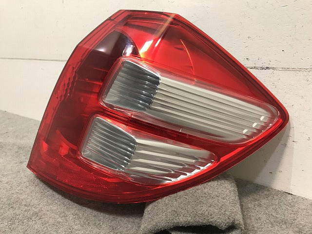 フィット GE6/GE7/GE8/GE9 純正 右テールランプ/ライト/レンズ ハロゲン STANLEY P7030 ホンダ(110323)