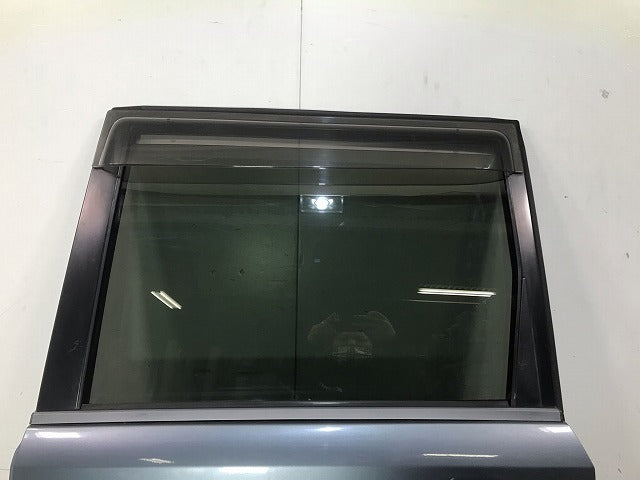 ムーヴ L150S/L152S/L160S 純正 左リアドア ガラス内張りバイザー付 スチールグレーメタリック カラーNo.S30 ダイハツ(110411)
