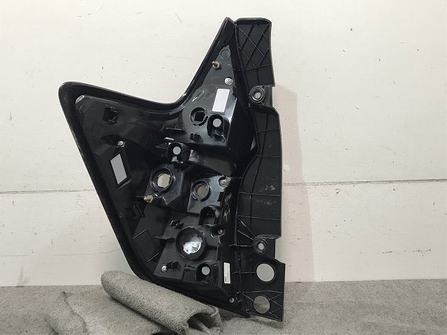 ノート E12/HE12/NE12/SNE12 純正 右テールランプ/ライト/レンズ LED ICHIKOH D202 日産(110464)
