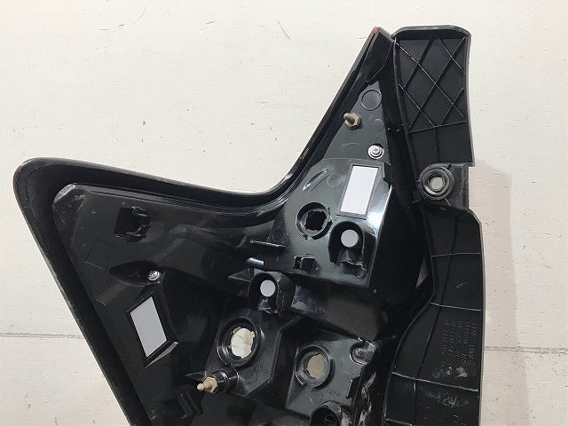 ノート E12/HE12/NE12/SNE12 純正 右テールランプ/ライト/レンズ LED ICHIKOH D202 日産(110464)