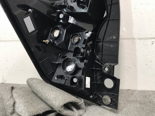 ノート E12/HE12/NE12/SNE12 純正 右テールランプ/ライト/レンズ LED ICHIKOH D202 日産(110464)