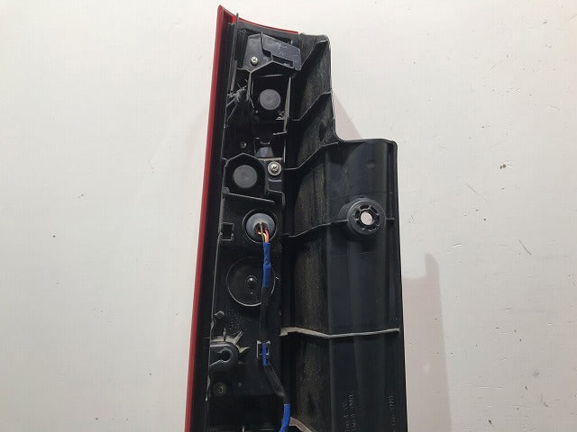 ルーミー/タンク/トール/ジャスティ M900A/M910A/M900S/M910S/M900F/M910F 純正 右テールランプ/ライト/レンズ KOITO 220-69047(110701)