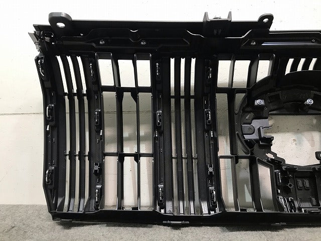 新車外し! ランドクルーザー/ランクル/プラド 150系/TRJ150W/GDJ150W/GDJ151W/GRJ150W/151W 純正 後期 フロント/ラジエターグリル(110918)