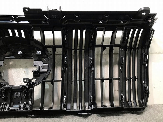 新車外し! ランドクルーザー/ランクル/プラド 150系/TRJ150W/GDJ150W/GDJ151W/GRJ150W/151W 純正 後期 フロント/ラジエターグリル(110918)
