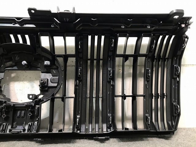 新車取り外し! ランドクルーザー/ランクル/プラド 150系/TRJ150W/GDJ150W/151W/GRJ150W/151W 純正 後期 フロント/ラジエターグリル(110919)