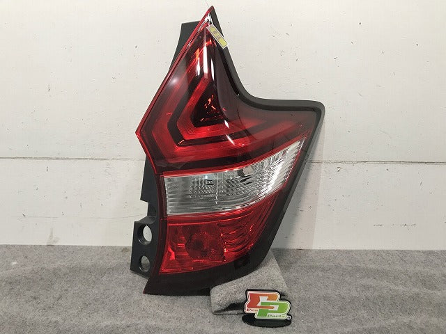 ノート E12/HE12/NE12/SNE12 純正 後期 右テールランプ/ライト/レンズ LED ICHIKOH D202 26554-5WK0B 日産(111118)
