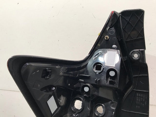 ノート E12/HE12/NE12/SNE12 純正 後期 右テールランプ/ライト/レンズ LED ICHIKOH D202 26554-5WK0B 日産(111118)