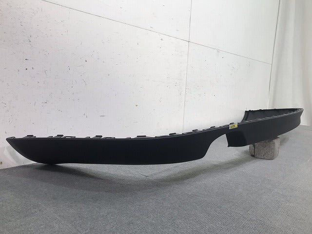 新品! A4 8D系 純正 リアスポイラー バンパーガーニッシュ/ディフューザー/アンダー/下部 8D5 807 521 AA 素地 アウディ(111215)