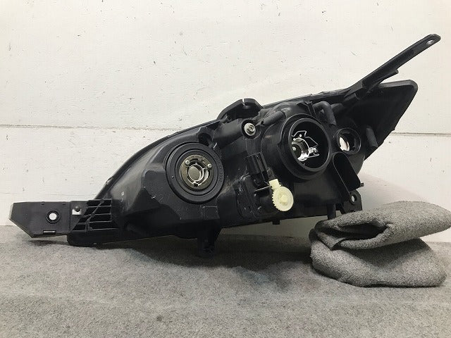 アクセラ BKEP/BK3P/BK5P 純正 右ヘッドライト/ランプ ハロゲン レベライザー STANLEY P2951 マツダ(111225)