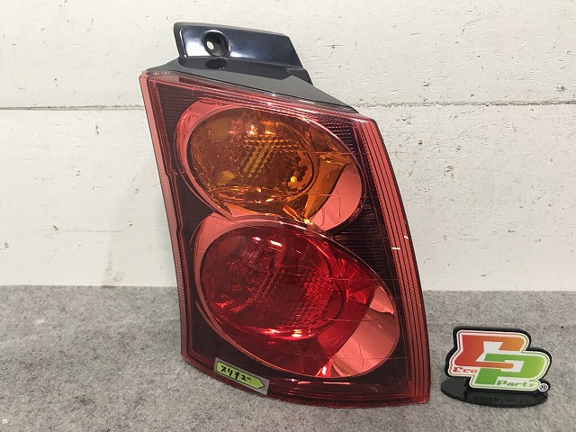 コルトプラス Z21W/Z22W/Z23W/Z24W 純正 左テールランプ/ライト/レンズ STANLEY P4600 8330A15三菱(111381)
