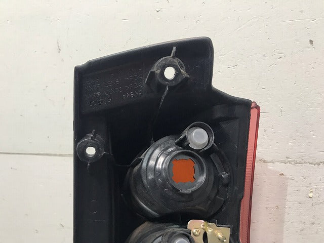 コルトプラス Z21W/Z22W/Z23W/Z24W 純正 左テールランプ/ライト/レンズ STANLEY P4600 8330A15三菱(111381)