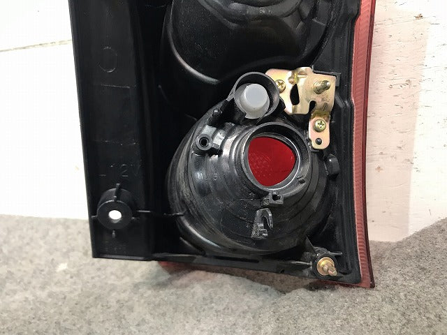 コルトプラス Z21W/Z22W/Z23W/Z24W 純正 左テールランプ/ライト/レンズ STANLEY P4600 8330A15三菱(111381)