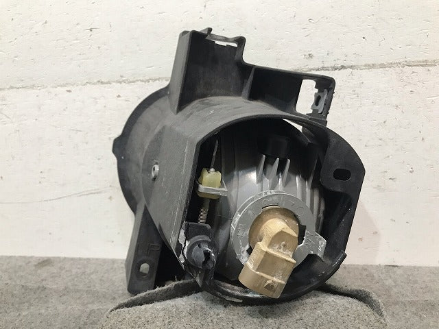 ヴォクシー/VOXY 60系/AZR60G/AZR65G 純正 右フォグランプ/ライト/レンズ KOITO 42-34 トヨタ(111482)