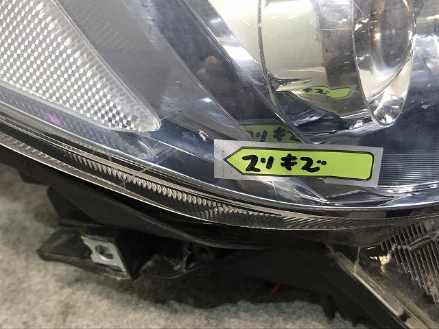 プリウス ZVW30 純正 前期 右ヘッドライト/ランプ レベライザー LED KOITO 47-30 81185-47340 トヨタ(111547)