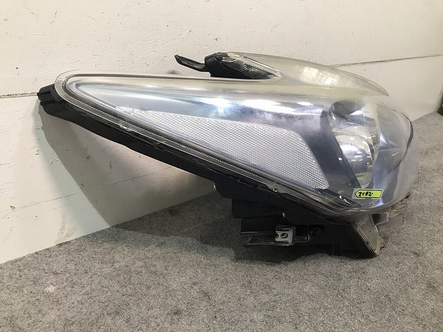 プリウス ZVW30 純正 前期 右ヘッドライト/ランプ レベライザー LED KOITO 47-30 81185-47340 トヨタ(111547)