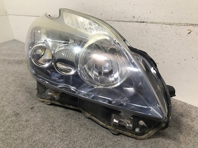 プリウス ZVW30 純正 前期 右ヘッドライト/ランプ レベライザー LED KOITO 47-30 81185-47340 トヨタ(111547)
