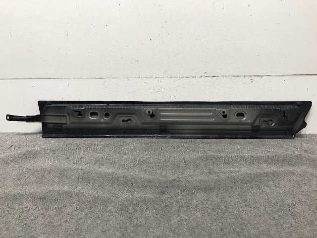 セレナ ハイウェイスター S/X/G C27/GC27/GFC27/GNC27/GFNC27 純正 右スライドドア レールカバー ダイヤモンドブラック カラー.G41(111571)