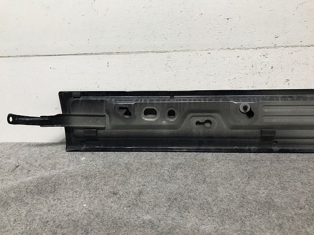 セレナ ハイウェイスター S/X/G C27/GC27/GFC27/GNC27/GFNC27 純正 右スライドドア レールカバー ダイヤモンドブラック カラー.G41(111571)