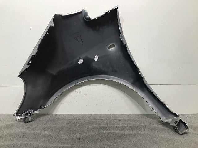 Aクラス W168 純正 右フロントフェンダー A 1688800418 銀 メルセデスベンツ(111593)