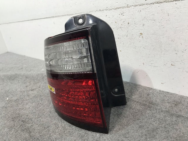 エスティマ ACR30W/ACR40W/MCR30W/MCR40W 純正 前期 左テールランプ/ライト/レンズ ハロゲン ICHIKOH 28-135 81561-28261 トヨタ(111598)